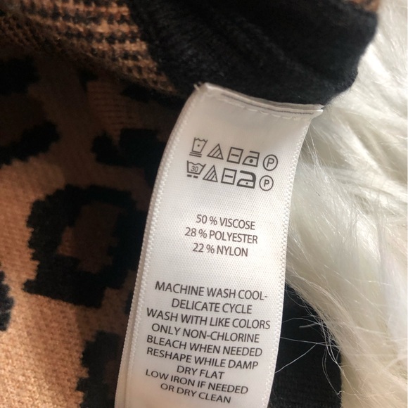 Tahari Leopard Cape. New without Tags - Picture 6 of 8